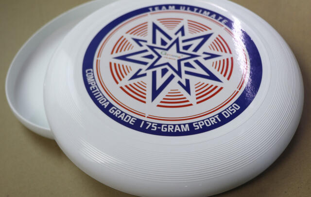 Standard disc golf frisbee graphic