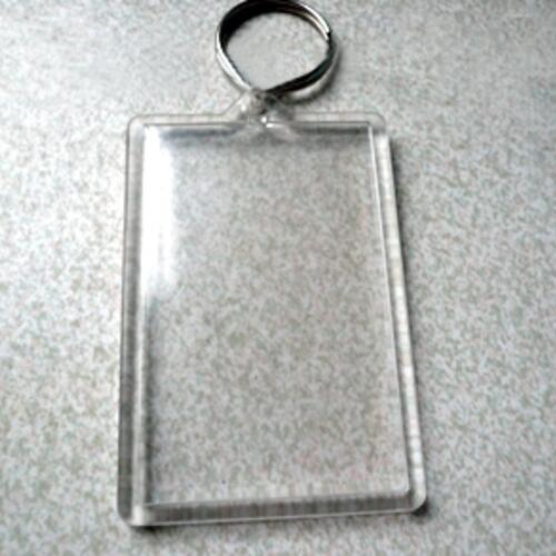 Custom artwork lenticular print in keychain shell Keychain shell with custom artwork lenticular print image